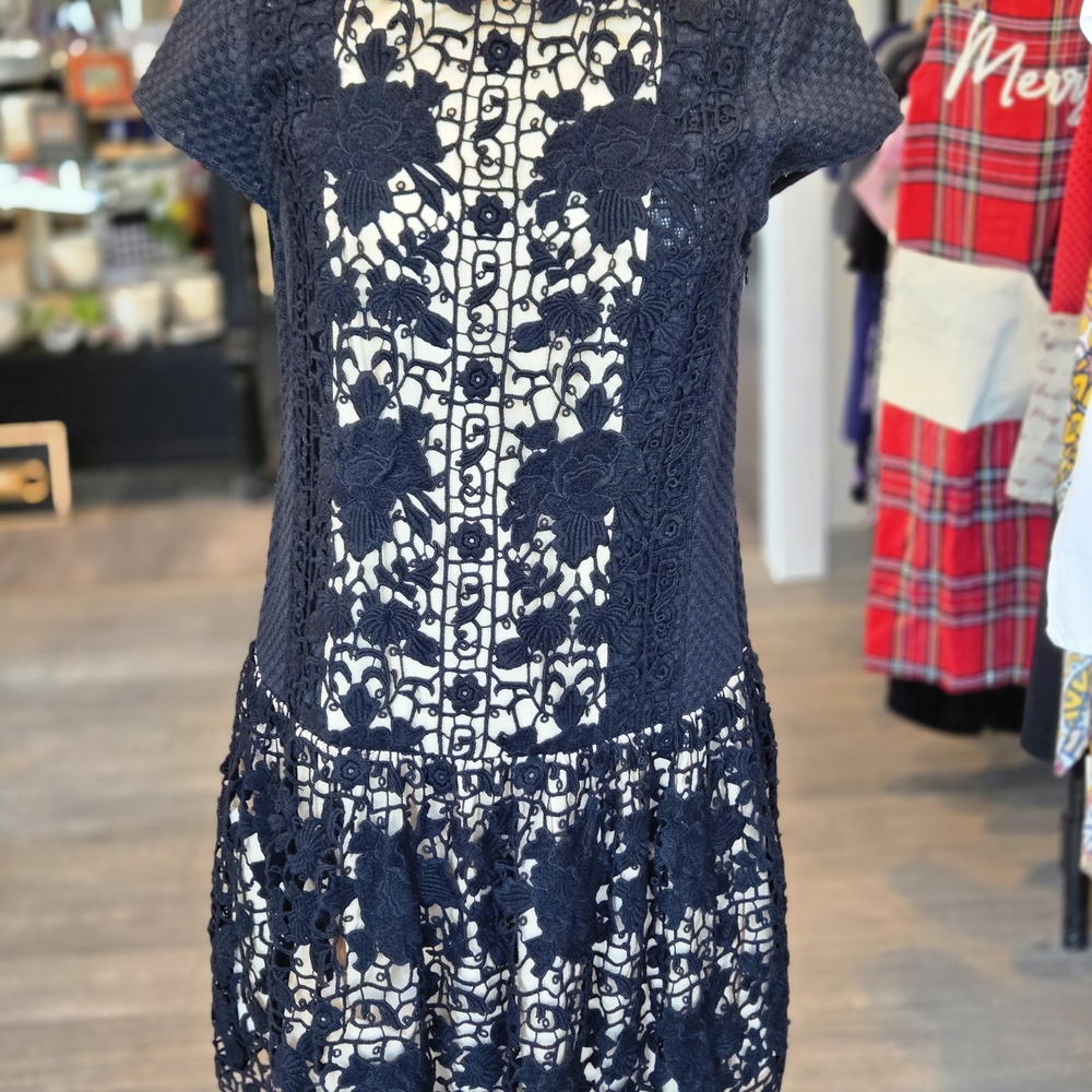 Elegant Black Lace Dress. Short Sleeve. The Hem Is Sheer Lace.
